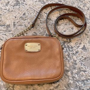 CYBER MONDAY! ✨ Michael Kors Small Crossbody 🌻